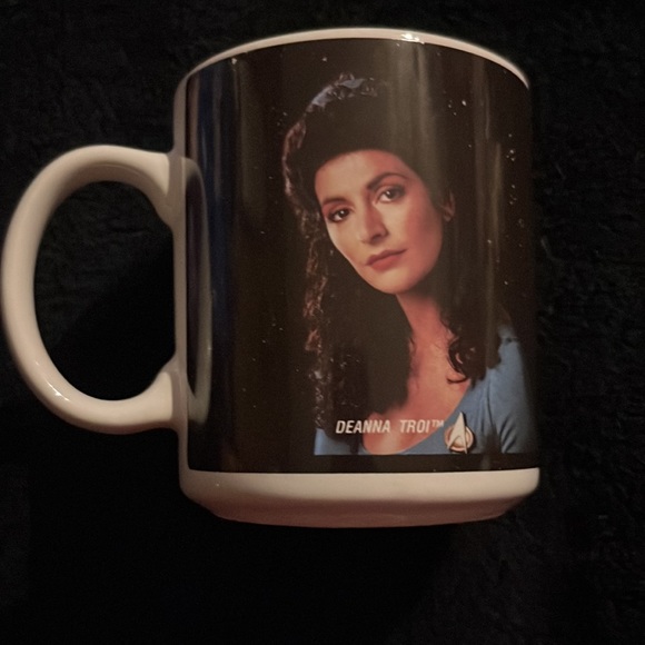 William Riker and Deanna Troi Star Trek: The Next Generation mug - Picture 2 of 16